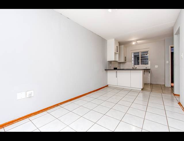 1 BEDROOM APARTMENT TO LET IN RADIOKOP